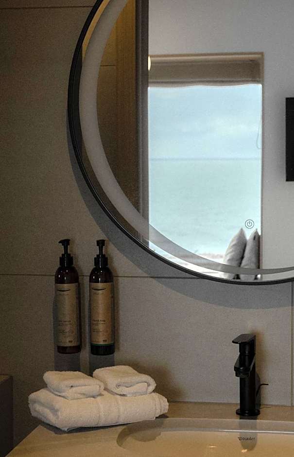 Peninsula Suites