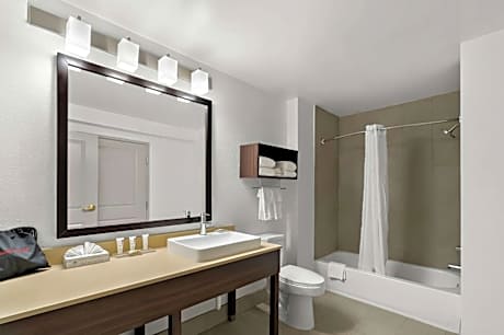 King Suite with Two King Beds and Sofa Bed - Non Smoking