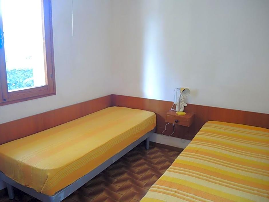 Cozy Two-Bedroom Apartment 500m from the sea