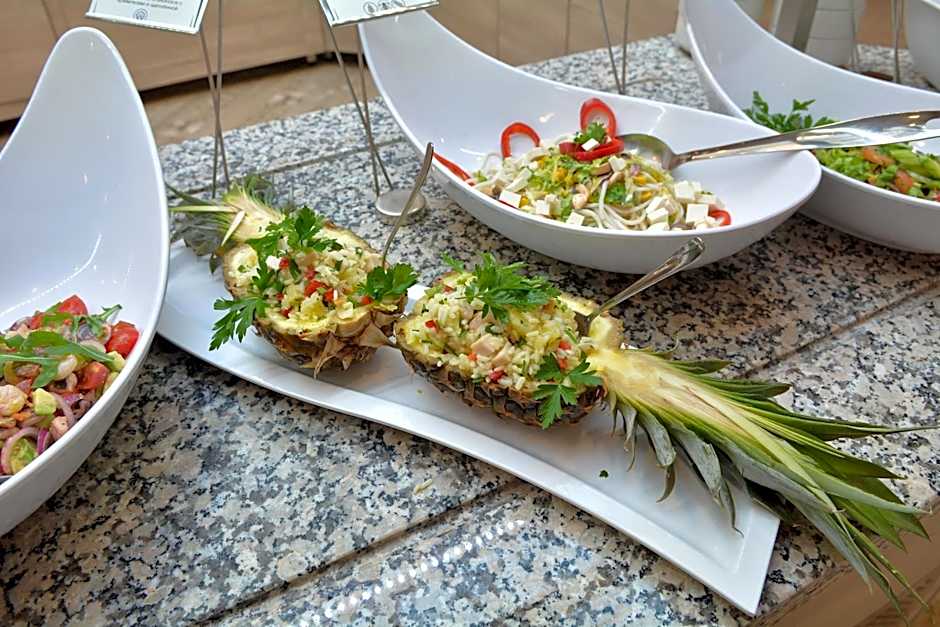 Royal Grand Hotel and Spa - All Inclusive and Free beach accsess