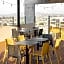 Loft In The Heart Of Americana, Have An Artsy Stay