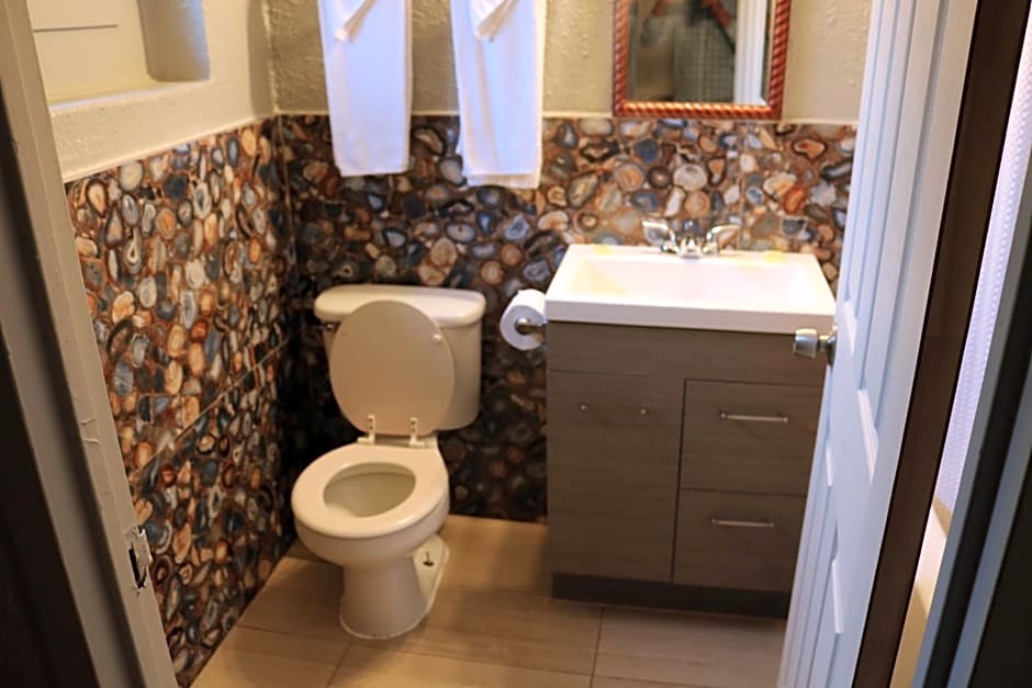 Miami Inn & Suites