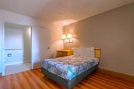 Double Room - Disability Access - Roll In Shower