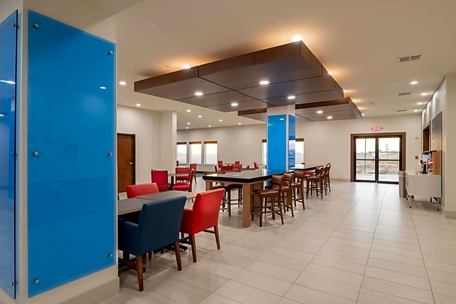 Holiday Inn Express & Suites N Waco Area - West By IHG