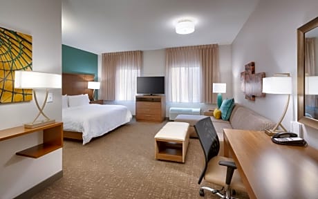 Queen Room - Hearing Accessible - Non-Smoking