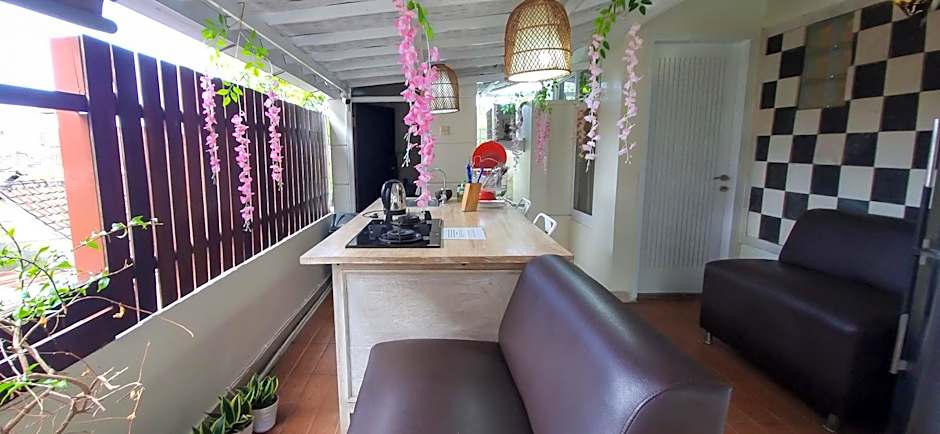 Gustav Bali Homestay and Massage