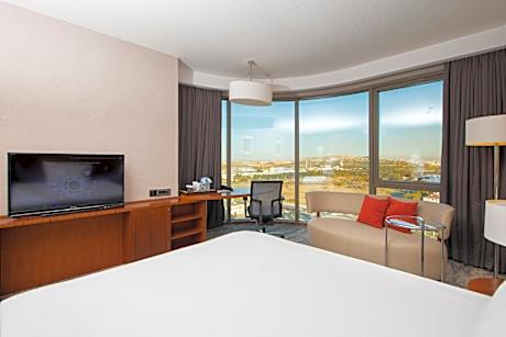 1 King Junior Suite