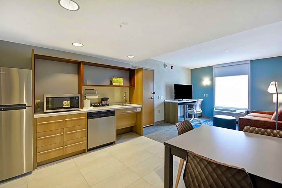 Photo 1 of 4 of 1 Queen Bed Suite, Mobility Accessible