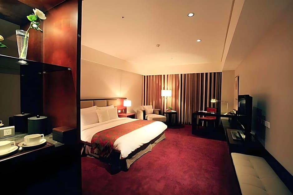 Monarch Skyline International Hotel