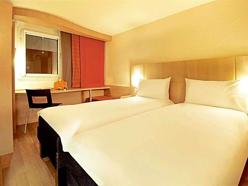 Ibis Santiago Providencia