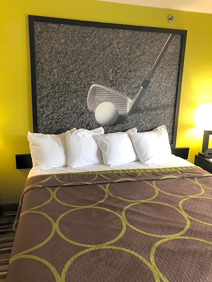 Super 8 by Wyndham Augusta