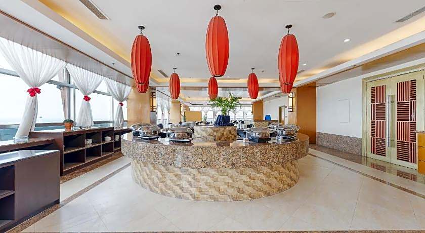 Crown Regency Hotel & Towers