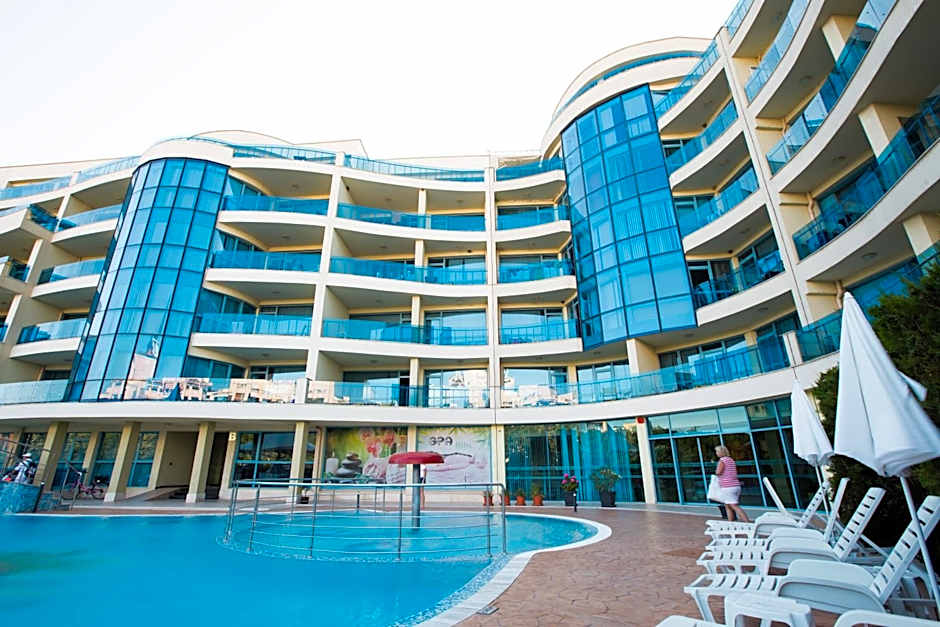 Aparthotel Marina Holiday Club - All Inclusive & Free Parking