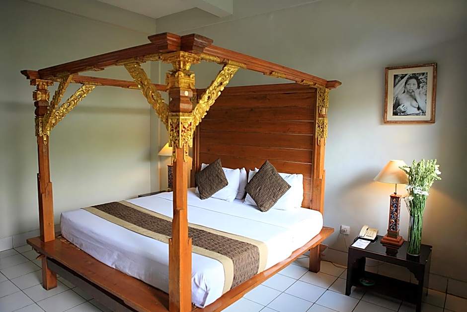 Photo 1 of 8 of Balinese Double Room