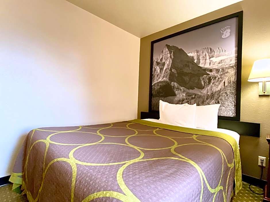 Super 8 by Wyndham Butte MT