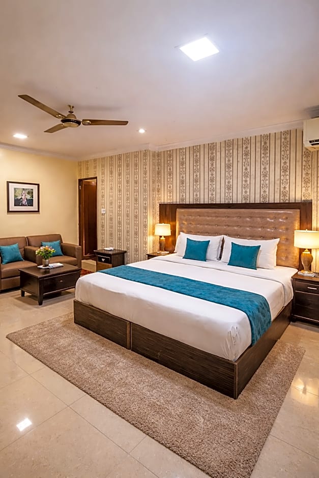 Hotel Sarweshwary