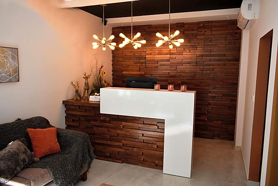 California Comfort & Suites