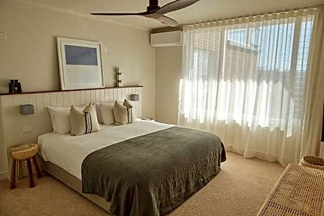 One-Bedroom Apartment (Not Pet Friendly)