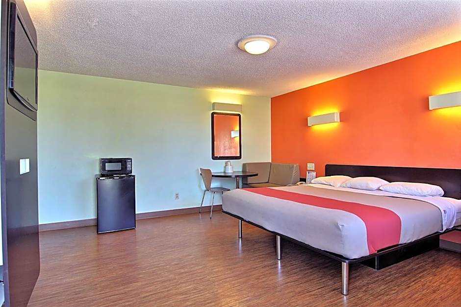 Motel 6 Gilman