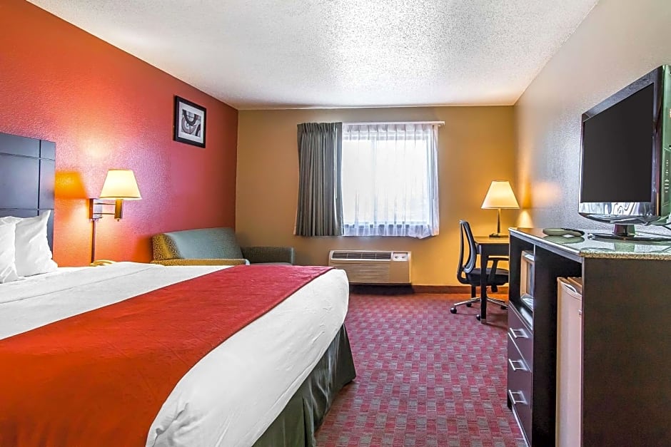 Quality Inn & Suites La Vergne