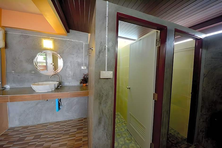 Phangan Barsay Hostel