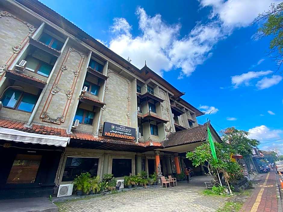 Urbanview Hotel Taman Suci Denpasar Bali