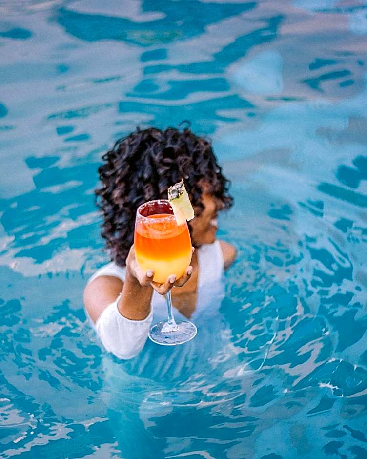 Luwa Evergreen Hotel