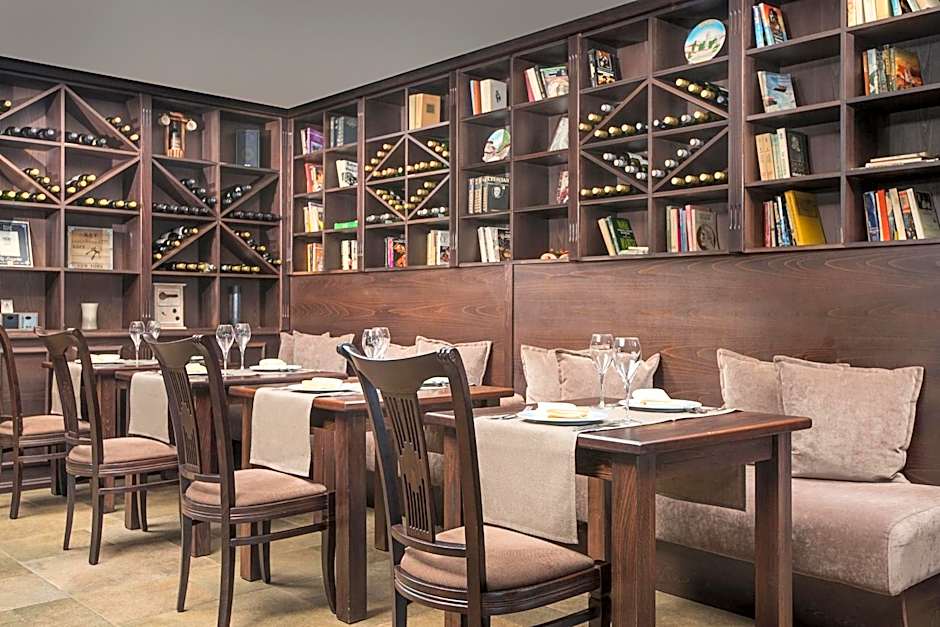 Royal Park Hotel & Apartments