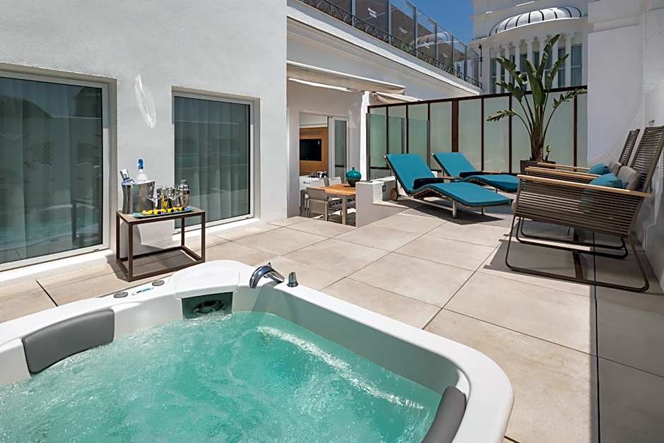 ME Madrid Reina Victoria