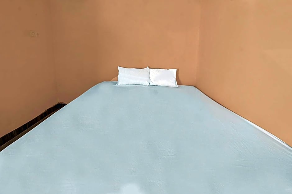 OYO Life 92846 Kost Putra Griya Eka