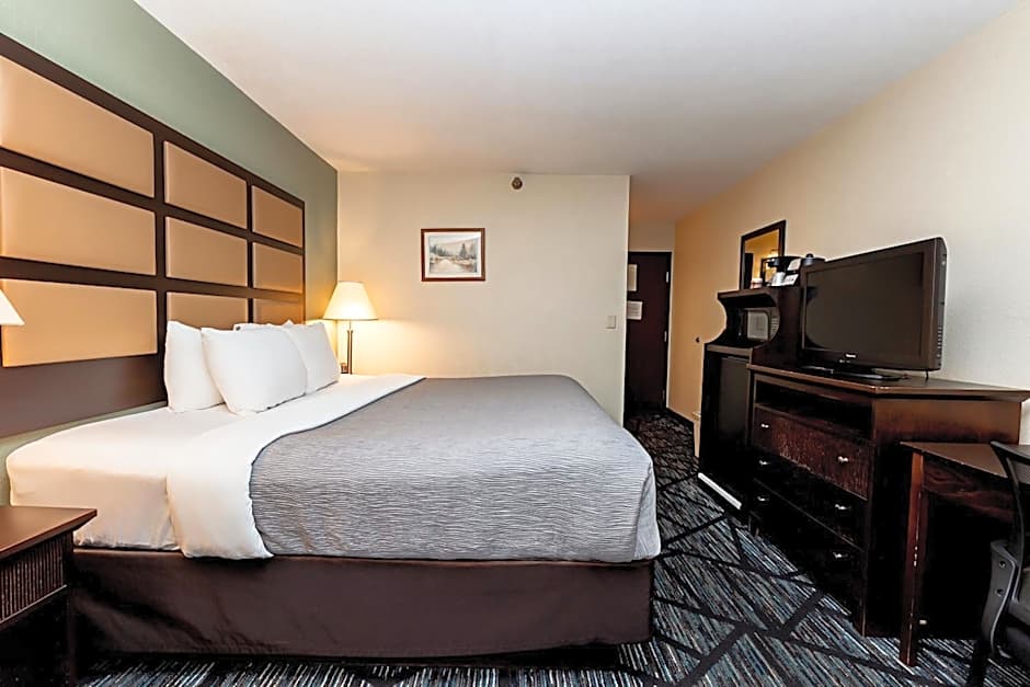 Quality Inn & Suites Marinette