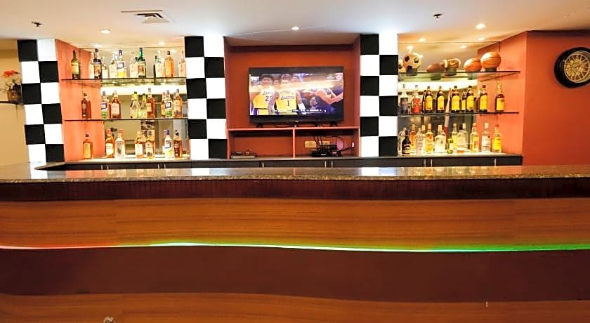 Eurotel Las Pinas Hotel