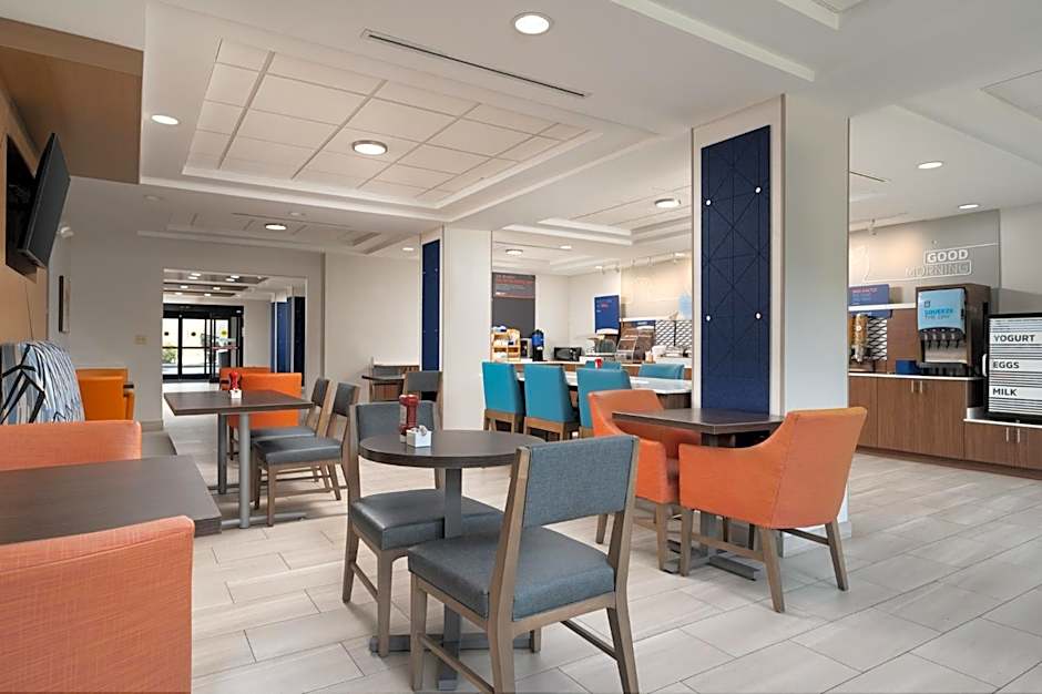 Holiday Inn Express Hotel & Suites Newport South By IHG