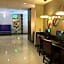Days Inn & Suites by Wyndham Bonita Springs North Naples