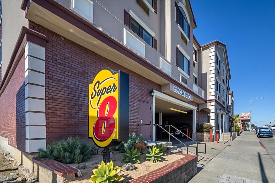 Super 8 by Wyndham San Bruno /SF Intl Arpt West