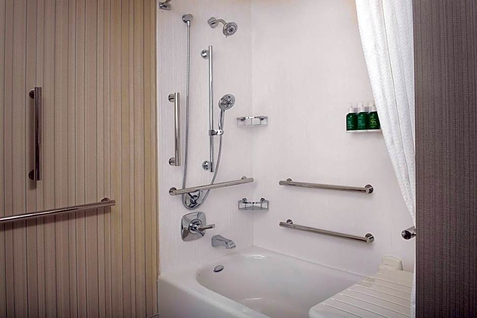 Courtyard by Marriott Portland East