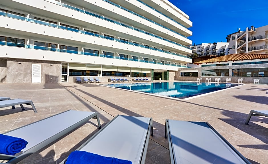 Globales Torrenova Adults Only +16