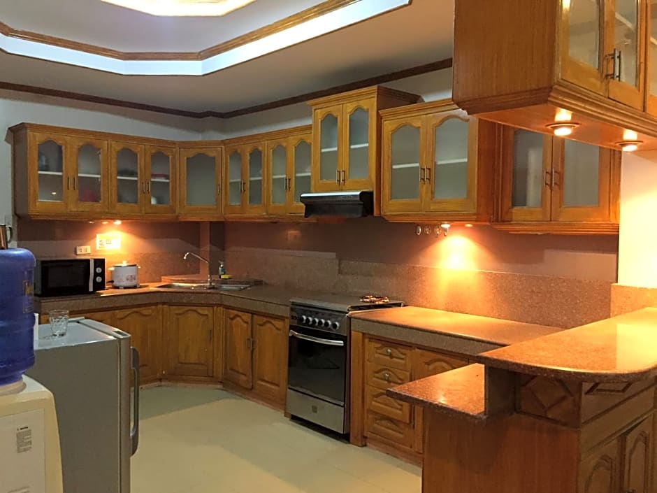 The Orange House - Vigan Villa