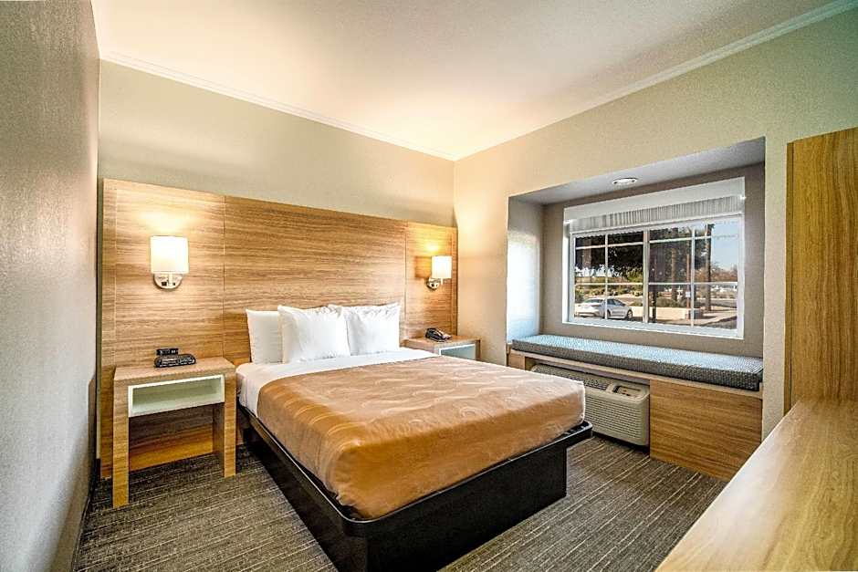 Baymont by Wyndham Chandler I-10