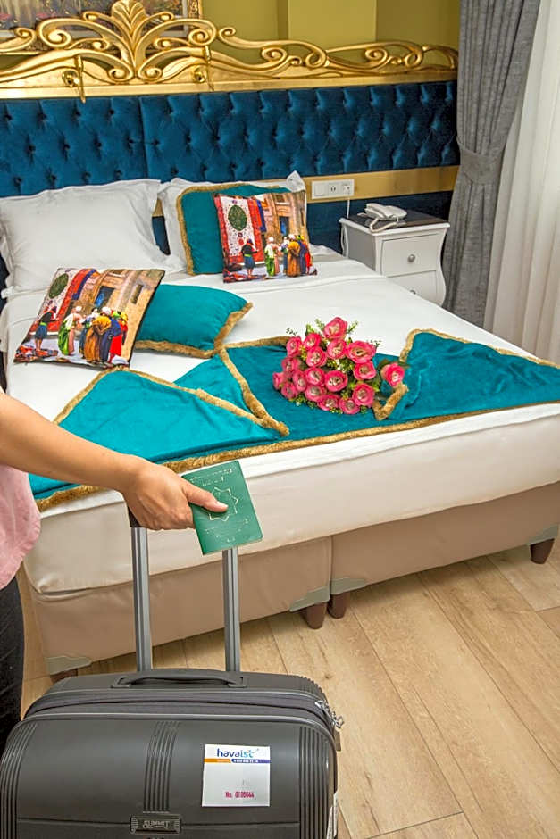 Atlantis Royal Hotel