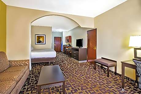 1 King Bed Suite