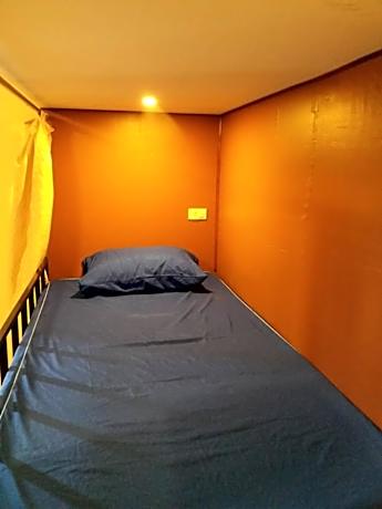 8-Bed Mixed Dormitory Room