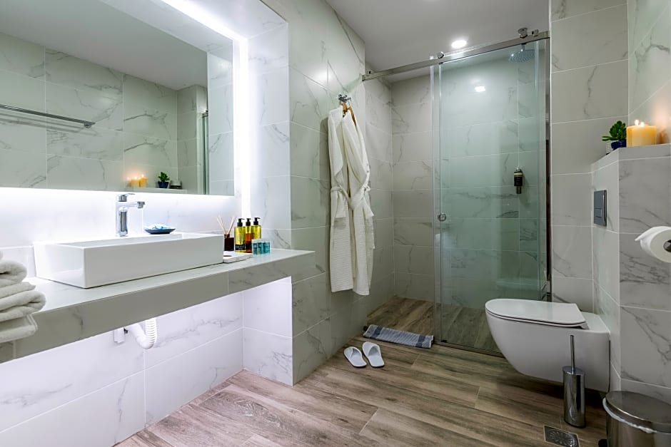 Photo 1 of 14 of Luxury, Windowless