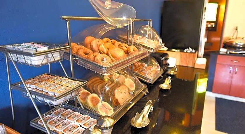 AmericInn by Wyndham Topeka