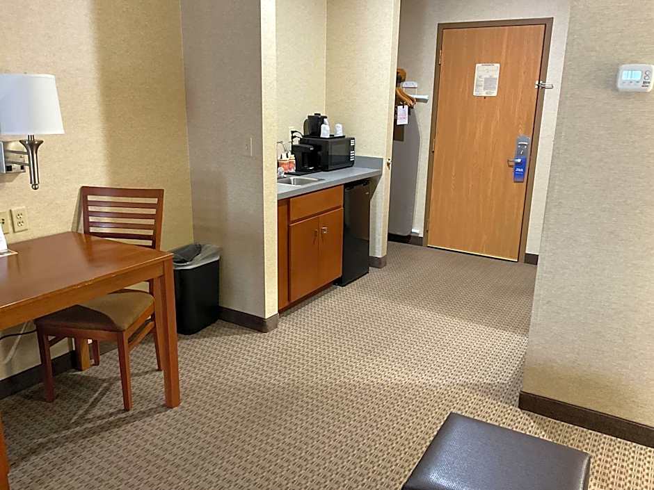 Comfort Suites Hotel and Conference Center
