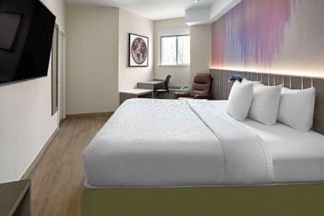 1 King Bed Mobility Accessible Room Non-Smoking