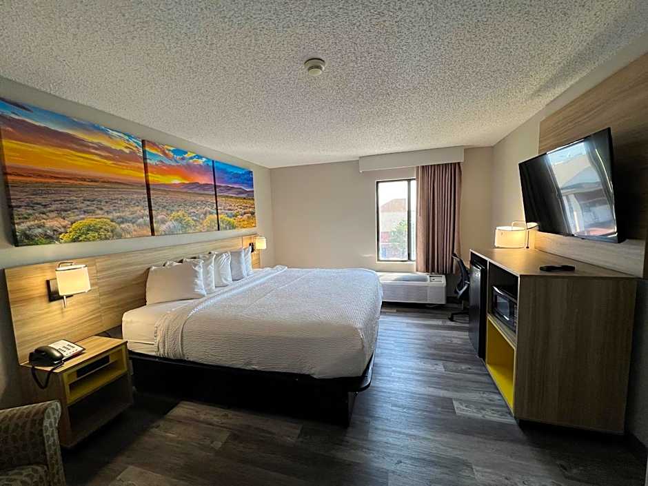 Days Inn by Wyndham Tulsa Central