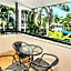 Cairns Reef Apartments & Motel