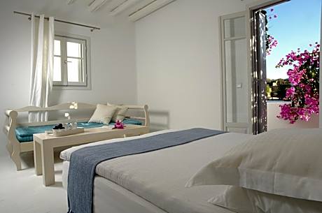 Kapetan Tasos Suites