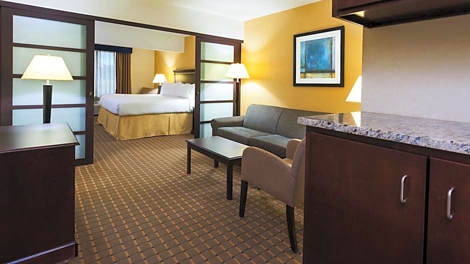 Holiday Inn Express and Suites Allentown West By IHG